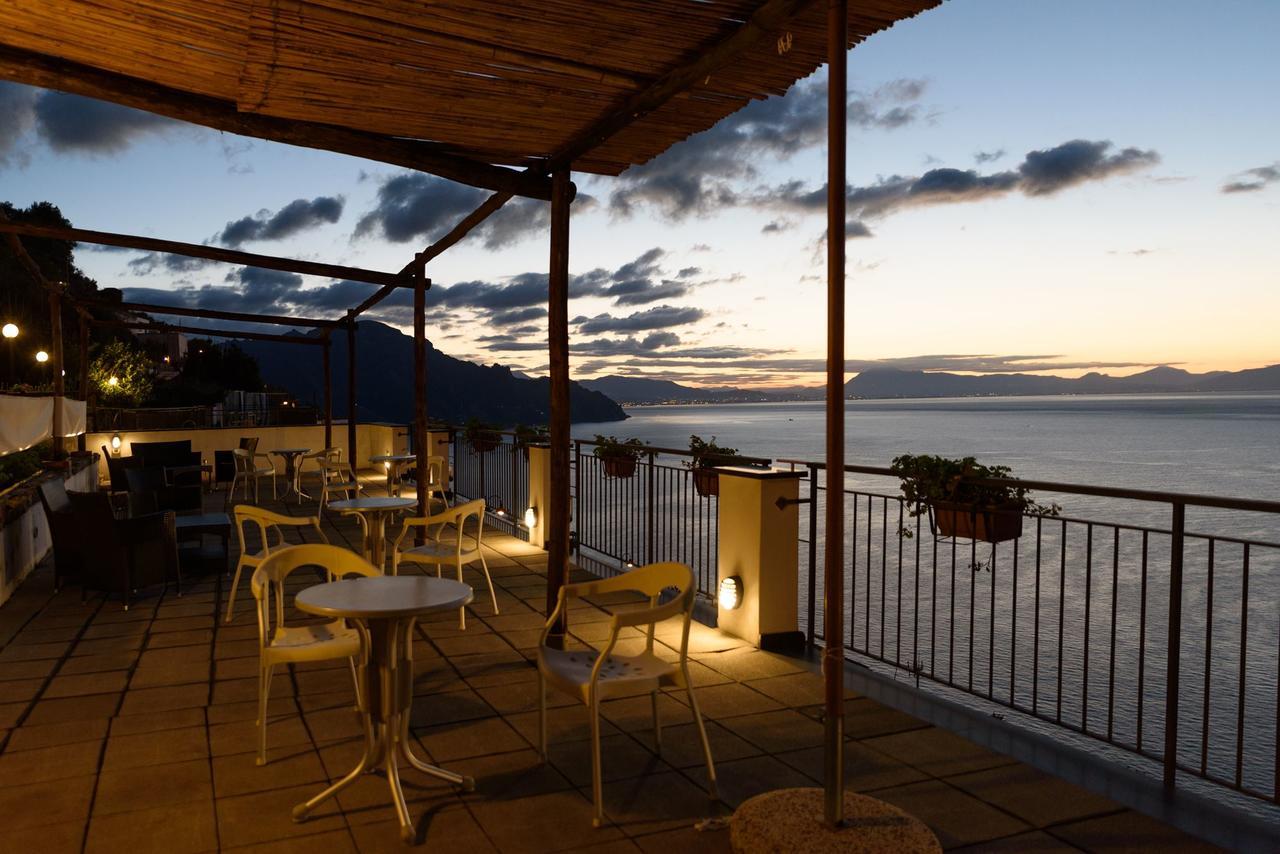 Hotel Doria Амальфи Экстерьер фото