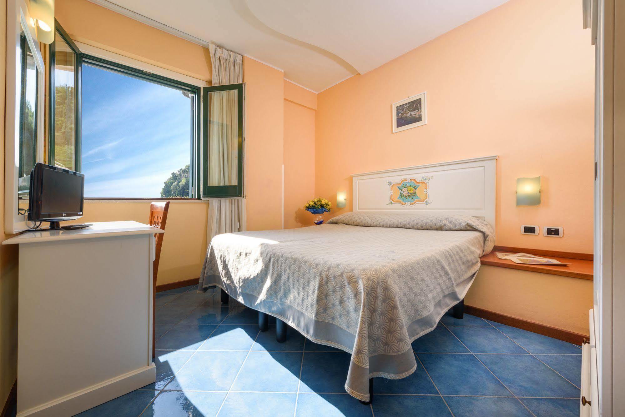 Hotel Doria Амальфи Экстерьер фото
